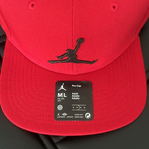 Red SnapBack Jordan Hat (M/L) - Picture 2 of 3